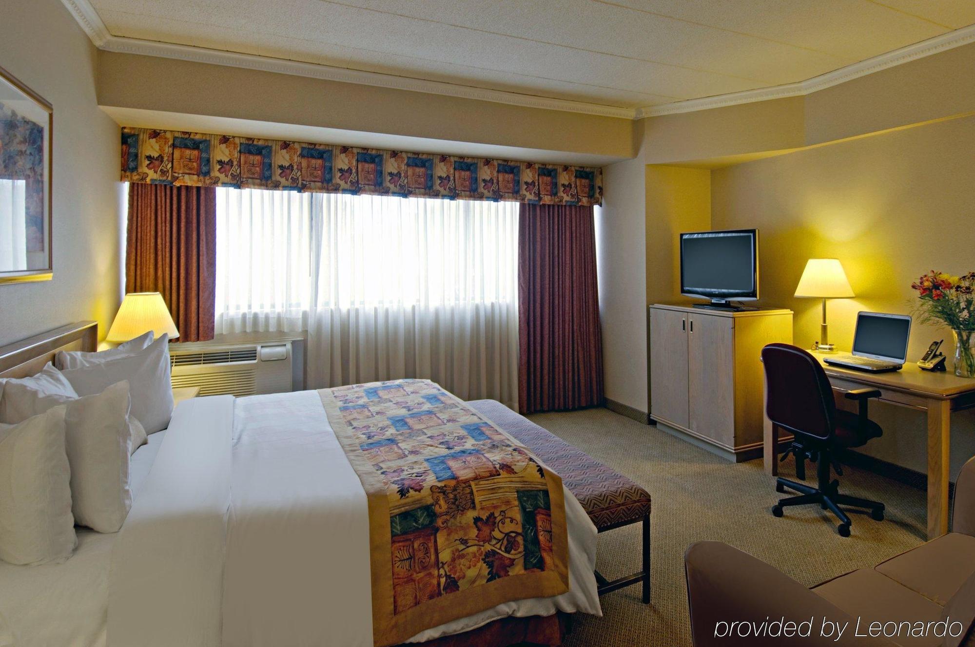 Best Western Downtown Садбері Номер фото